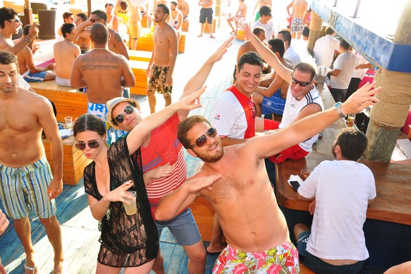 Champagne Showers @ Edde Sands